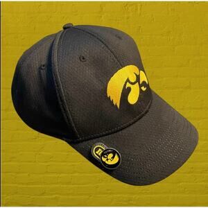 Iowa Hawkeyes Ahead Golf Hat Magnetic Ball Marker NCAA Tigerhawks Tech UPF 30+